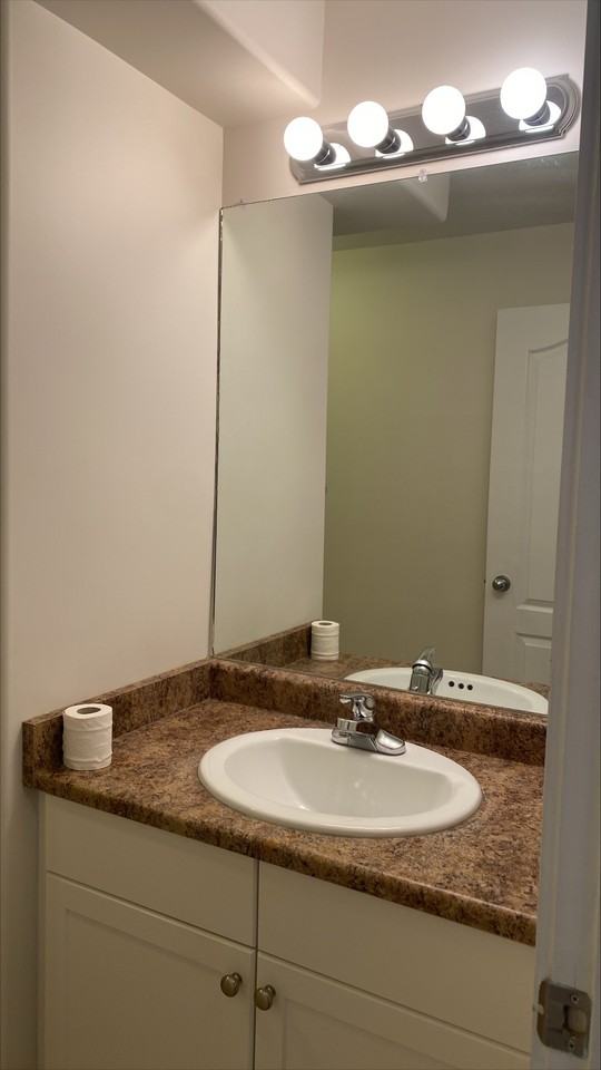 4910 50 St - Photo 4 of 12