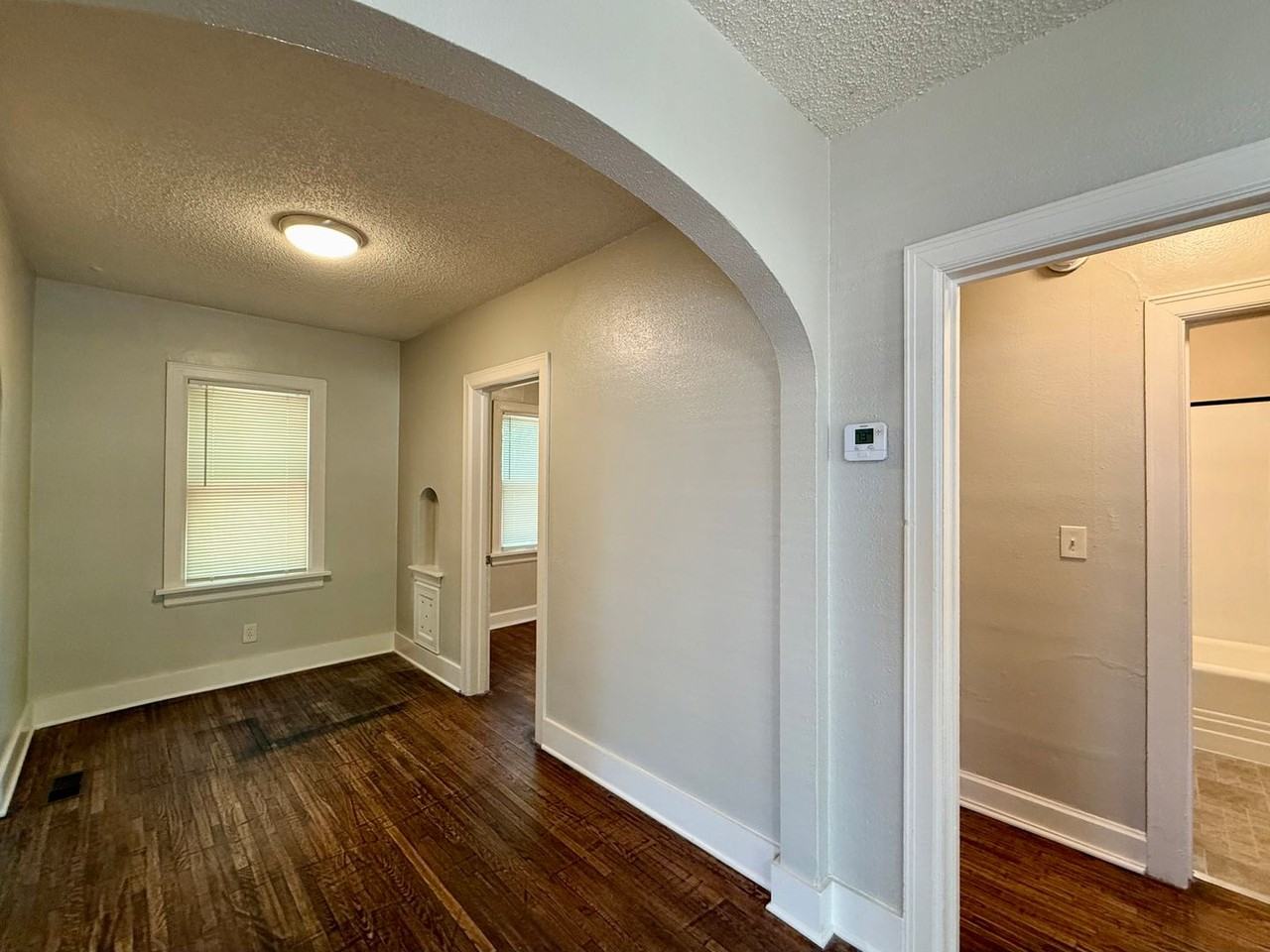 716 S Broadview St - Photo 6 of 23