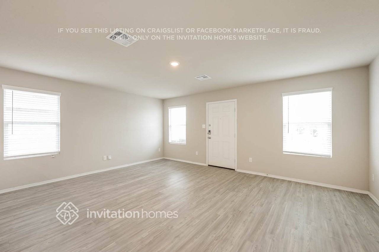4231 Southton Lk - Photo 4 of 17