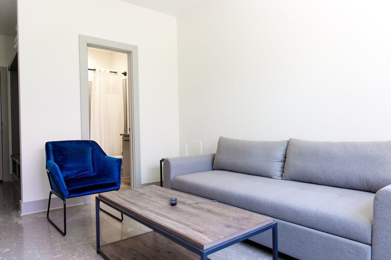 305 Ne B St #1221841P - Photo 5 of 50