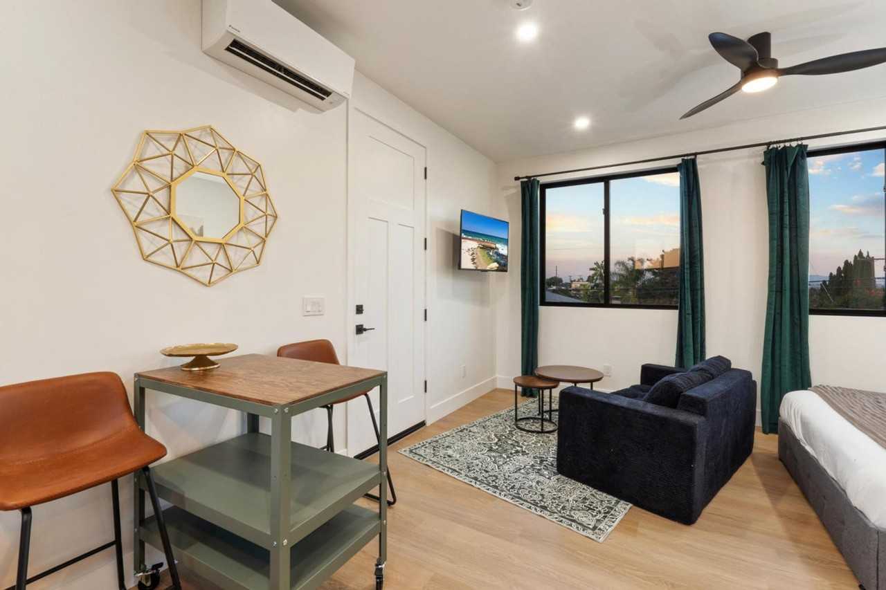 1520 31st Street #1241580P - Photo 3 of 38