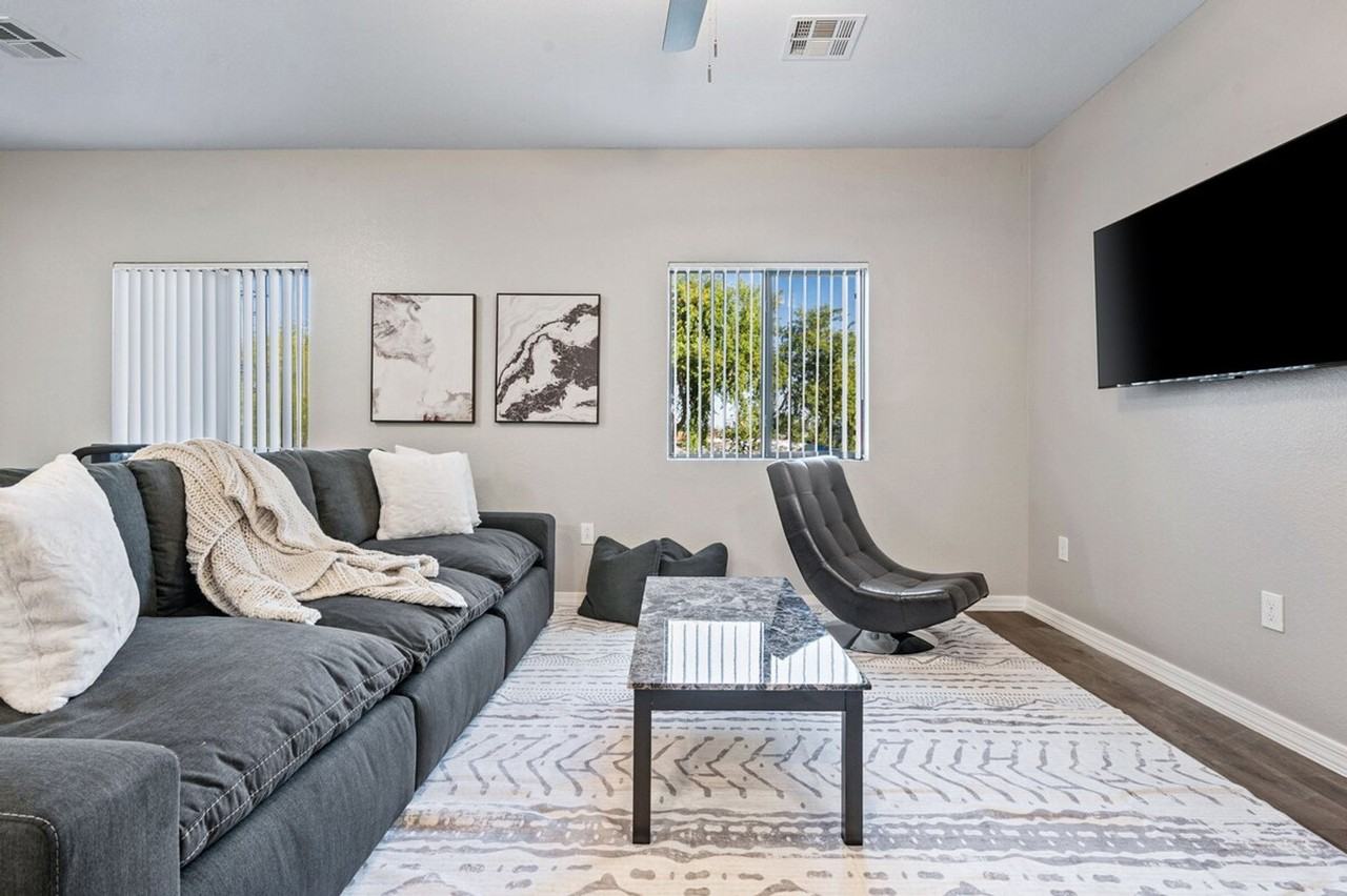 2507 W Villa Rita Dr #1244299P - Photo 2 of 32