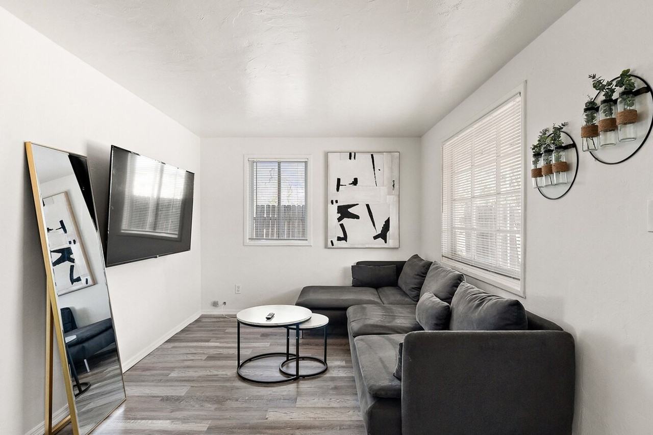 704 W Main St #1244338P - Photo 2 of 18