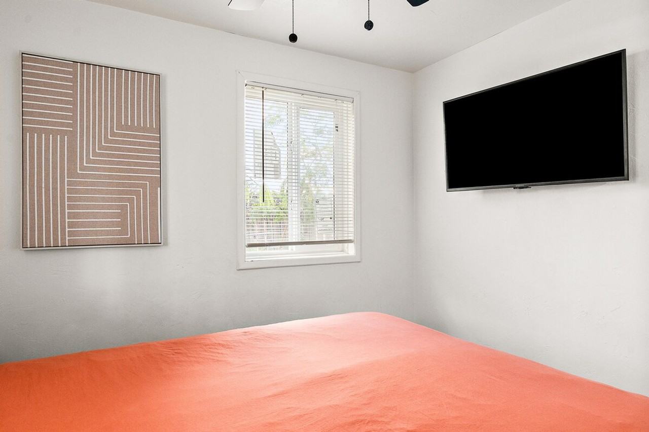 704 W Main St #1244338P - Photo 3 of 18