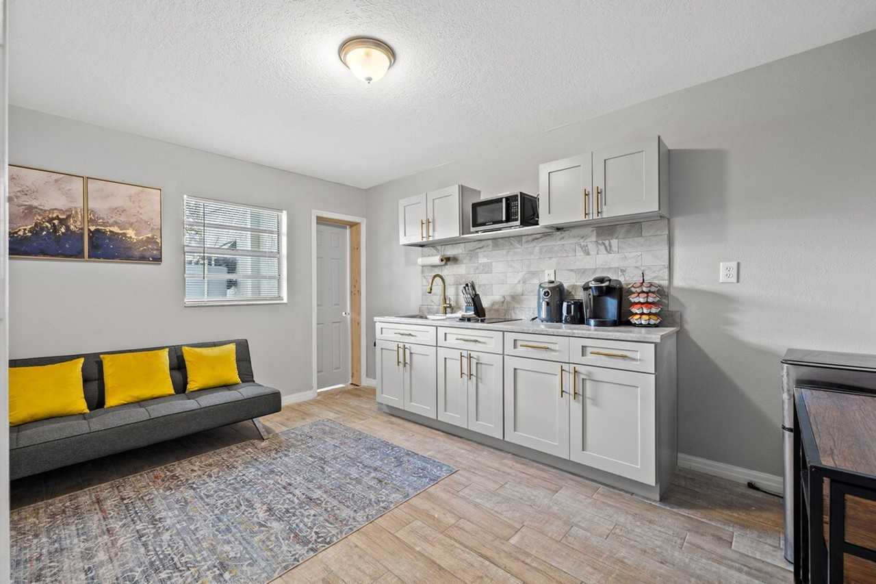 4323 E Henry Ave #1244348P - Photo 2 of 11