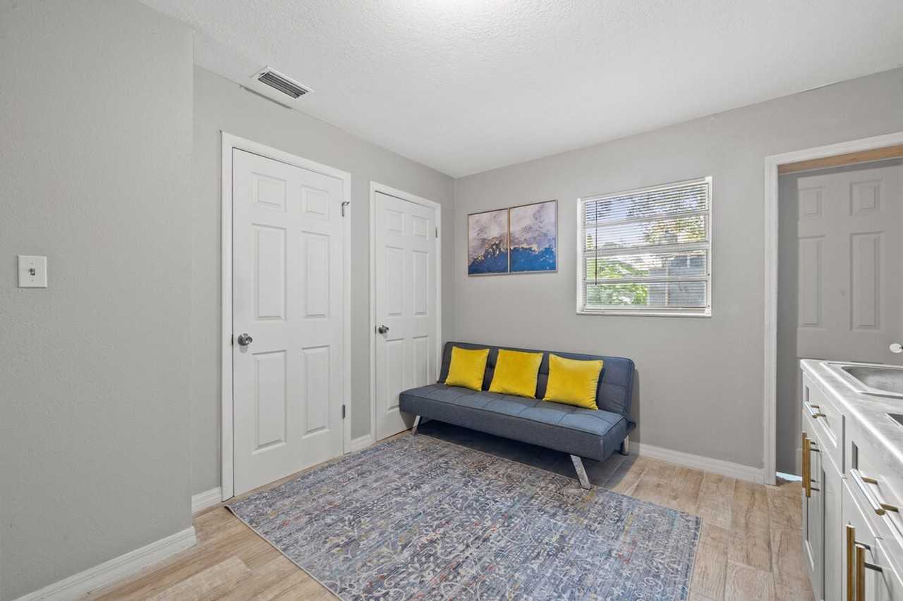 4323 E Henry Ave #1244348P - Photo 3 of 11