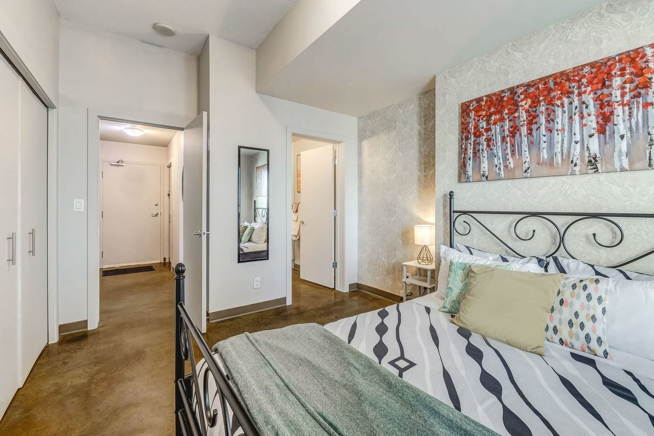 135 13 Ave Sw #1244630P - Photo 5 of 20