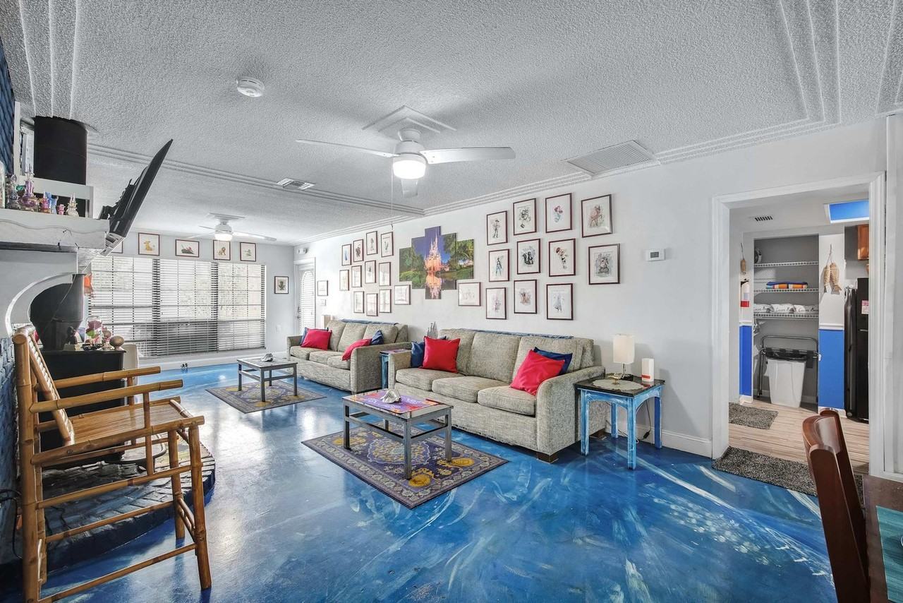 104 W Leon Ln #1245230P - Photo 3 of 44