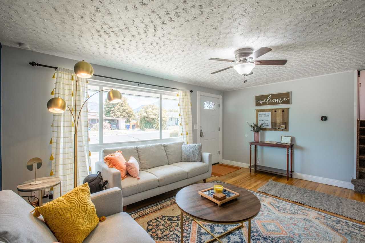 1020 E Diamond Way #1249911P - Photo 3 of 36