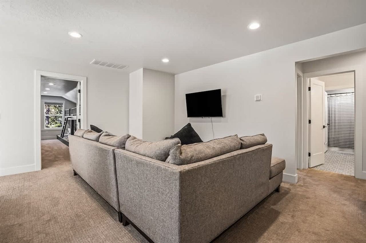 1013 Yew Wood St #1250612P - Photo 6 of 46