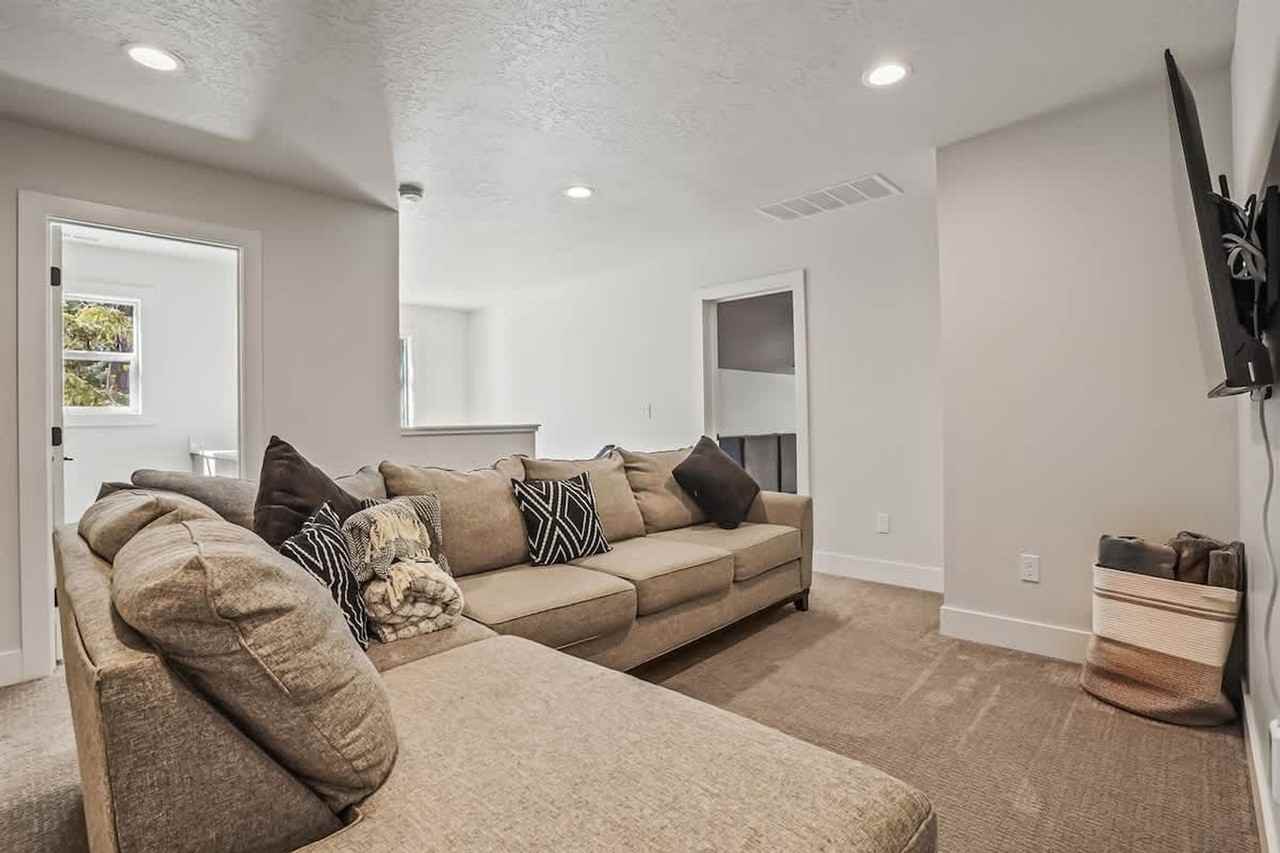 1013 Yew Wood St #1250612P - Photo 7 of 46