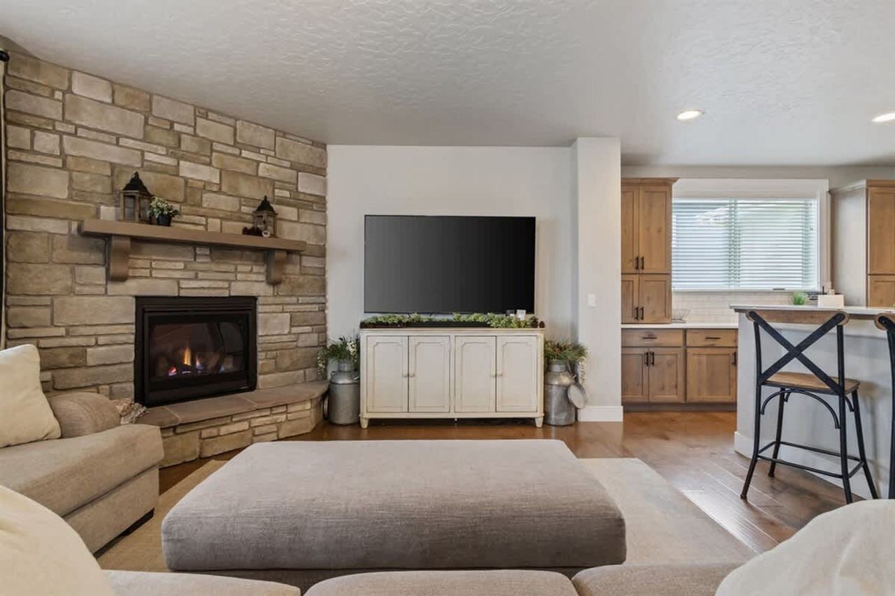 5118 N Cunard Way #1250661P - Photo 2 of 50