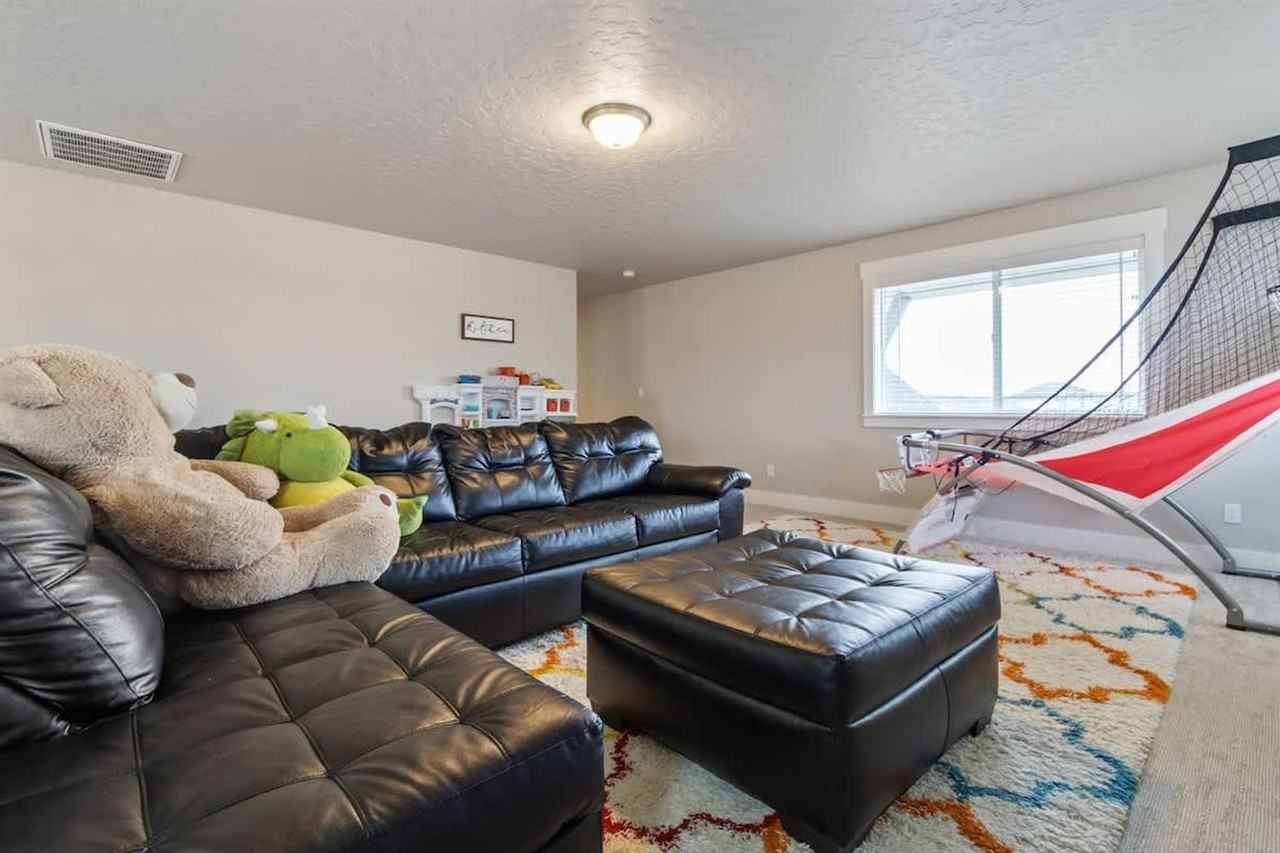 5118 N Cunard Way #1250661P - Photo 3 of 50