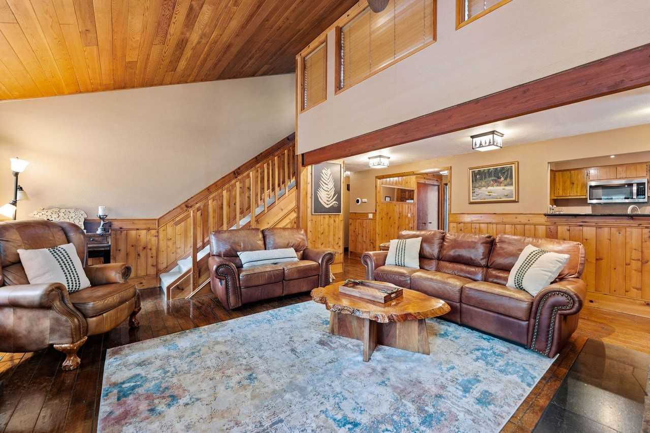 18087 E Butte Ln #1251876P - Photo 3 of 49