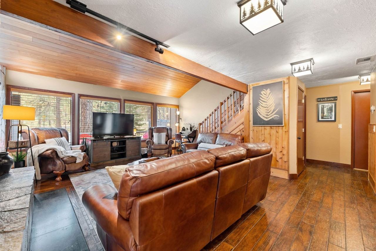 18087 E Butte Ln #1251876P - Photo 4 of 49