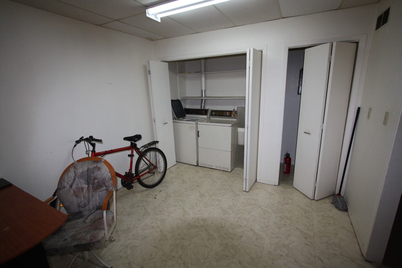 173 Cromwell St - Photo 3 of 6