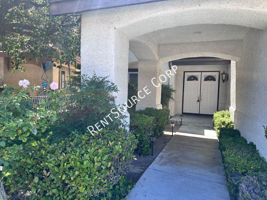 25341 Irving Ln - Photo 2 of 44