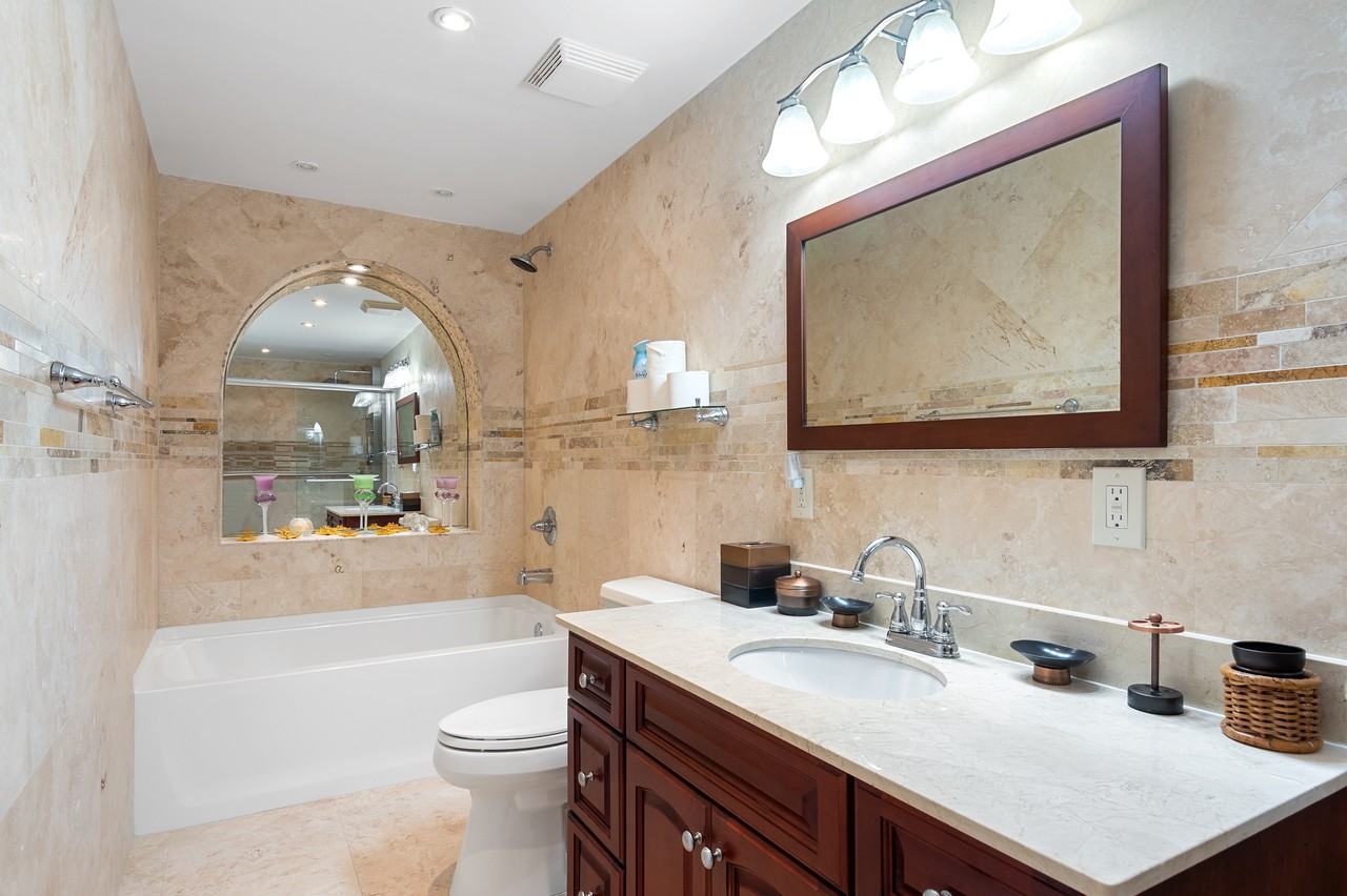822 Northeast 25th Avenue - Photo 2 of 34