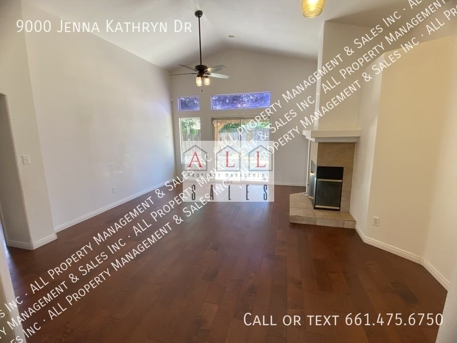 9000 Jenna Kathryn Dr - Photo 3 of 20