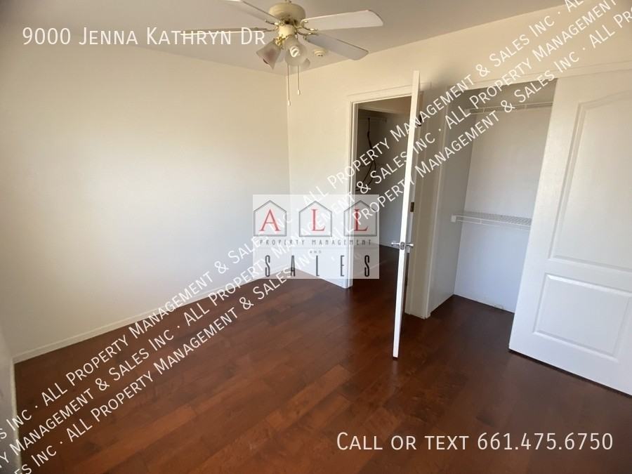 9000 Jenna Kathryn Dr - Photo 5 of 20