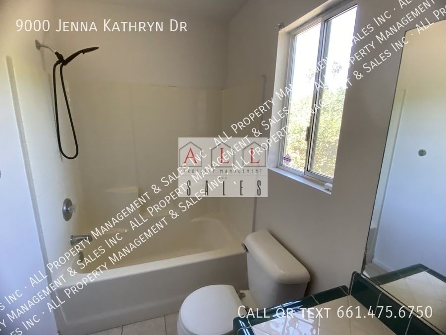 9000 Jenna Kathryn Dr - Photo 7 of 20