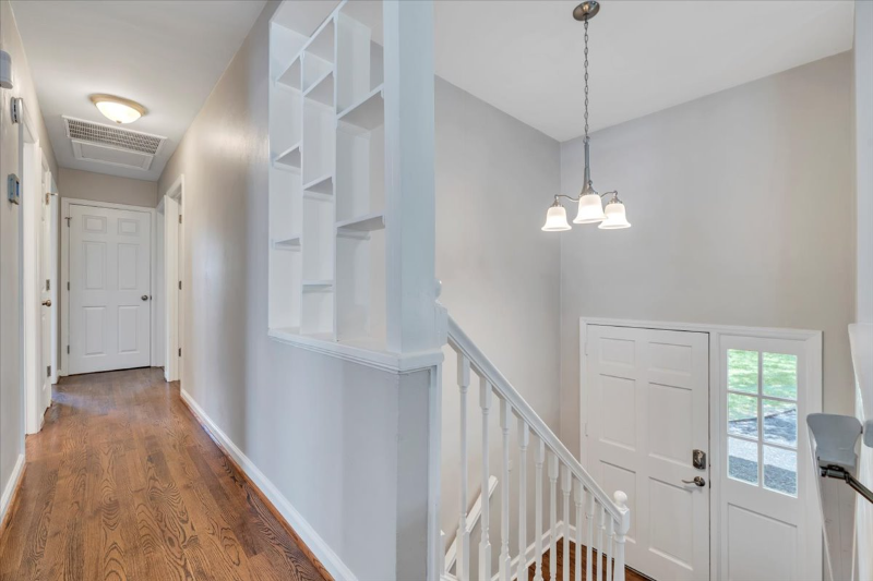 1311 Catawba Rd - Photo 3 of 50