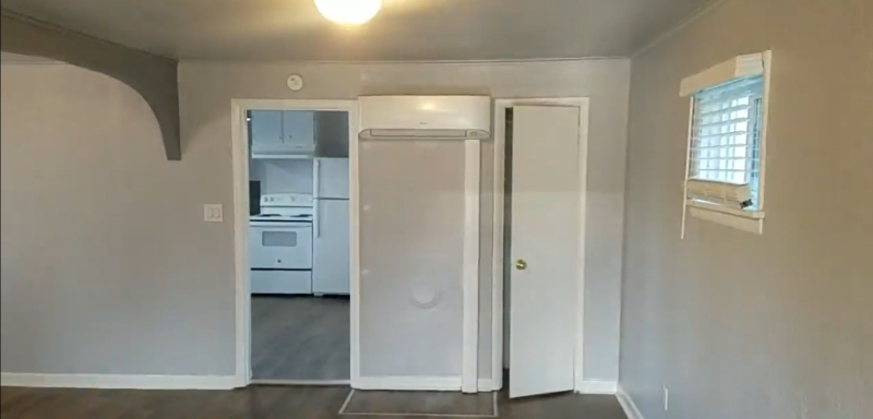 2503 Oakes Ave - Photo 2 of 25