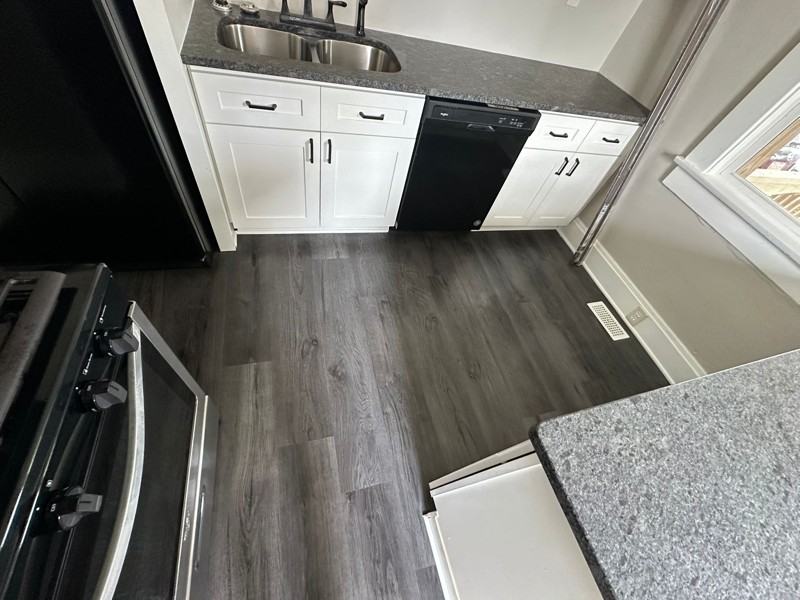 324 Taylor Ave - Photo 3 of 12