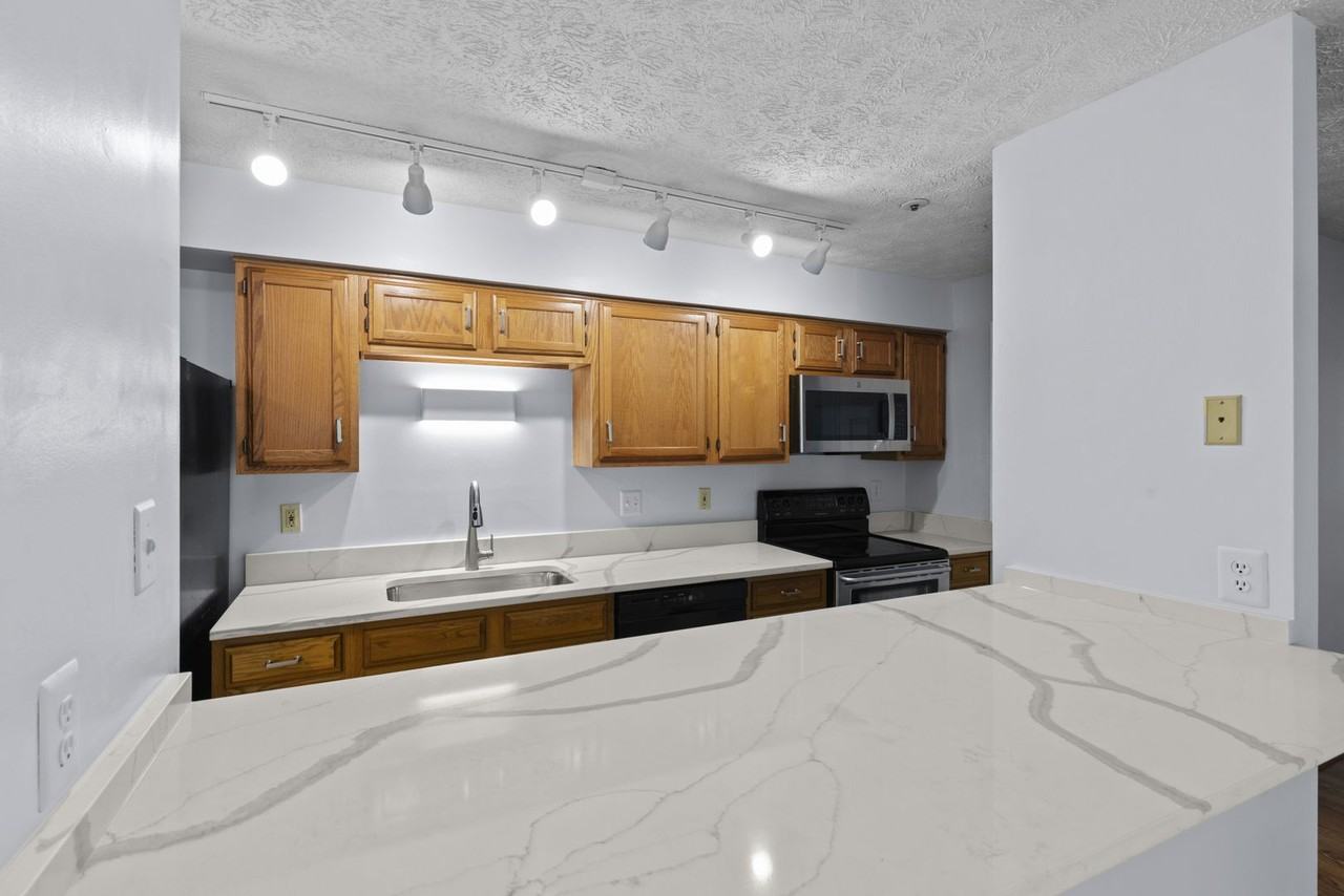 815 Deering Rd #7H - Photo 4 of 26