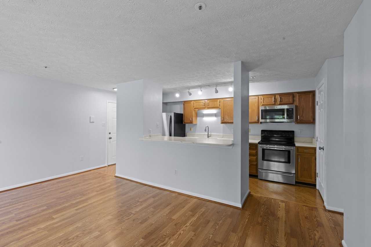 815 Deering Rd #7H - Photo 5 of 26
