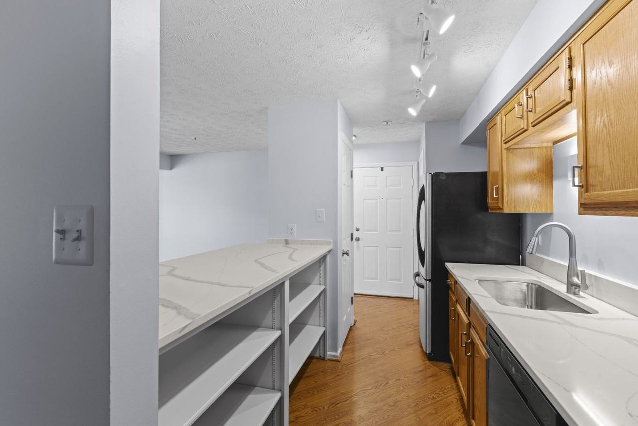 815 Deering Rd #7H - Photo 7 of 26