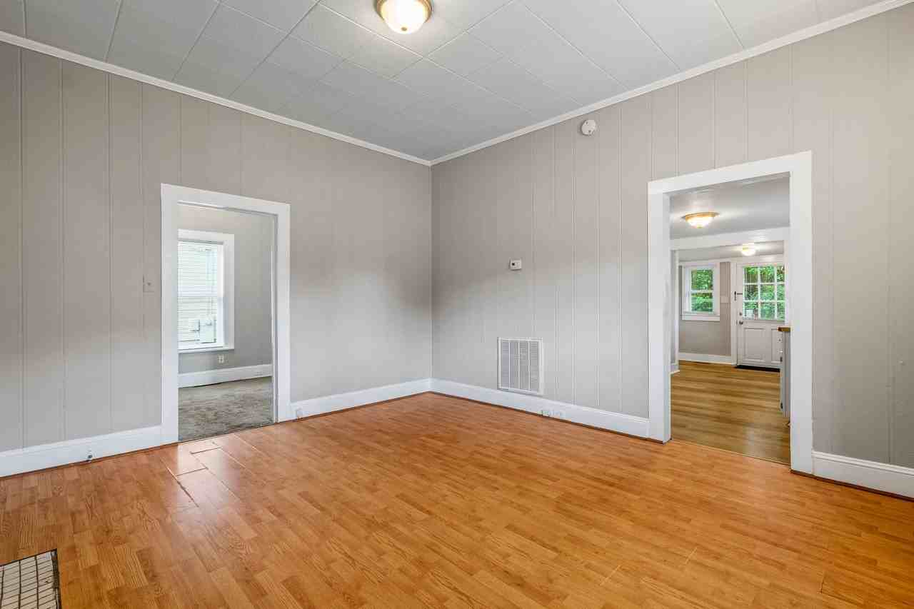 715 Dillard St - Photo 4 of 26