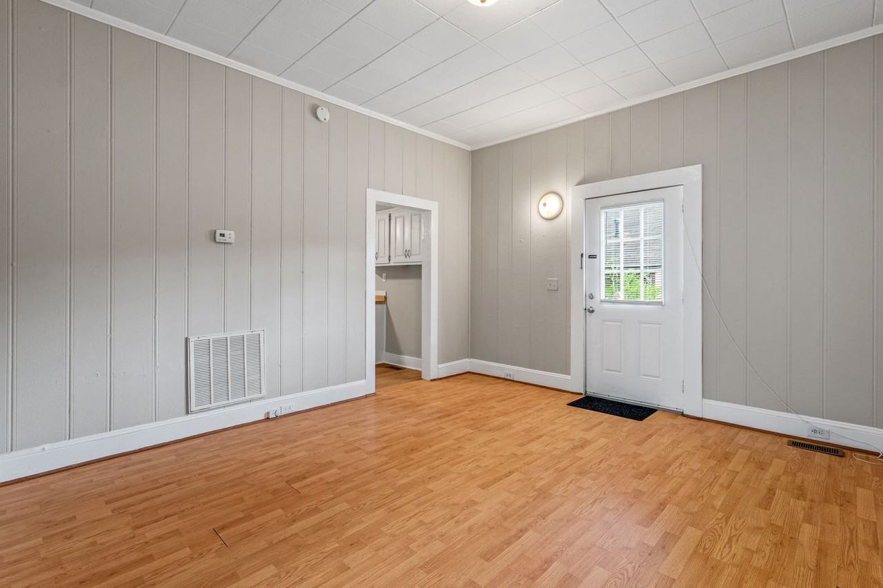 715 Dillard St - Photo 5 of 26
