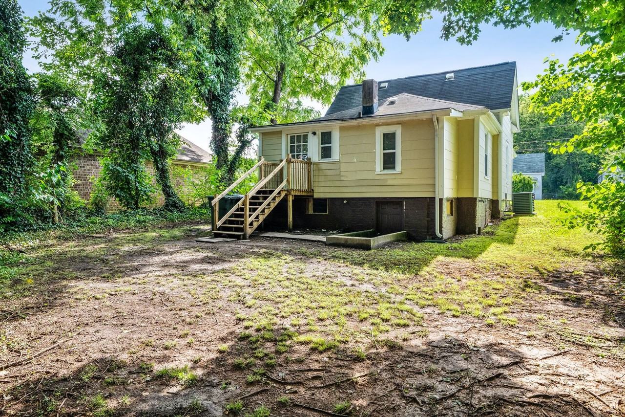 715 Dillard St - Photo 6 of 26