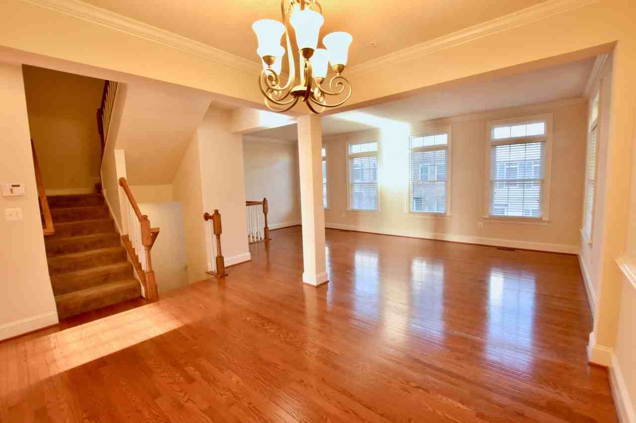 7574 Morris St - Photo 3 of 21