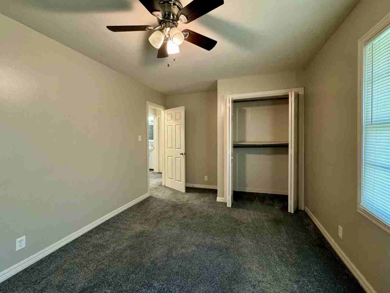 532 N Gordon St - Photo 7 of 19
