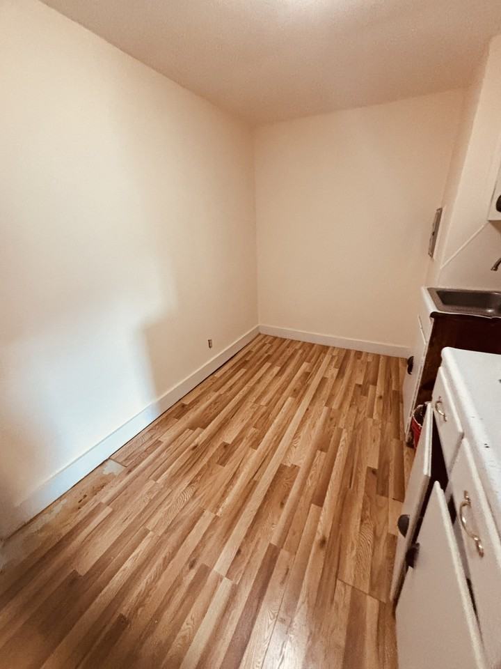 168 Ottawa St #2 - Photo 5 of 12