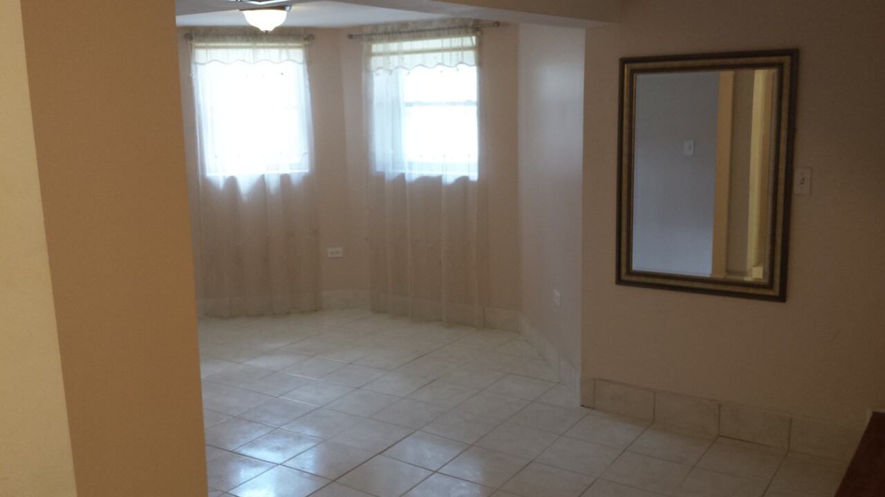 3720 W Agatite Ave - Photo 3 of 9