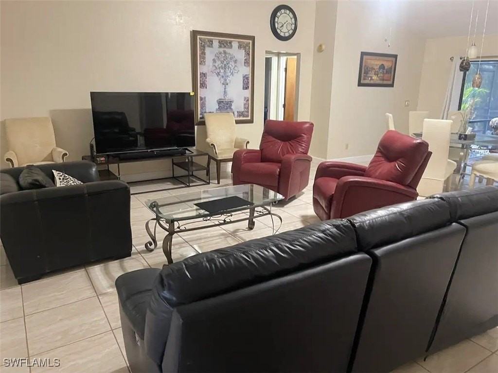 110 Sw 10th Ter - Photo 4 of 13