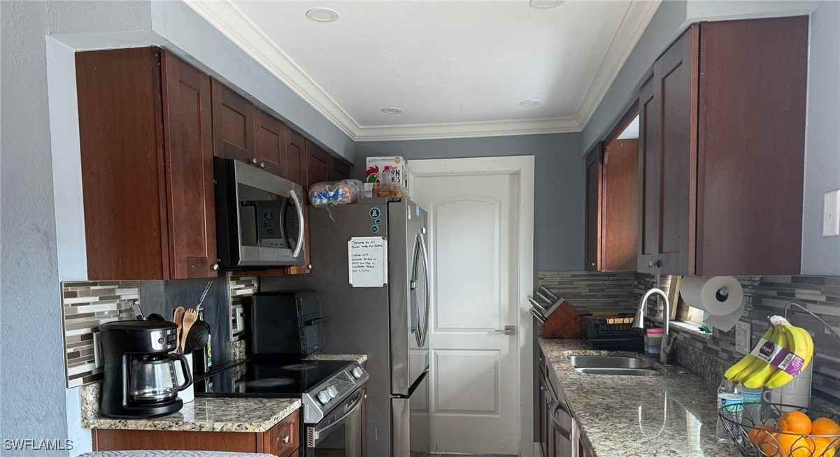 1736 Framingham Ct - Photo 6 of 12