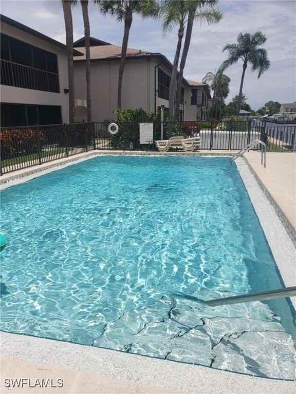 3935 Country Club Blvd Apt 11 #11 - Photo 2 of 26