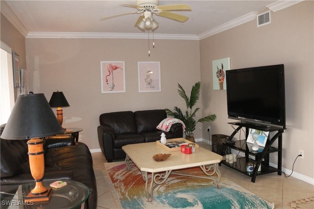 3935 Country Club Blvd Apt 11 #11 - Photo 3 of 26