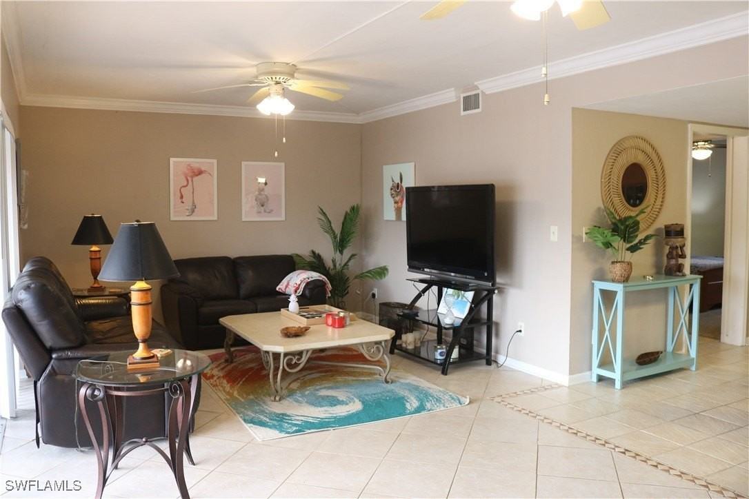 3935 Country Club Blvd Apt 11 #11 - Photo 4 of 26