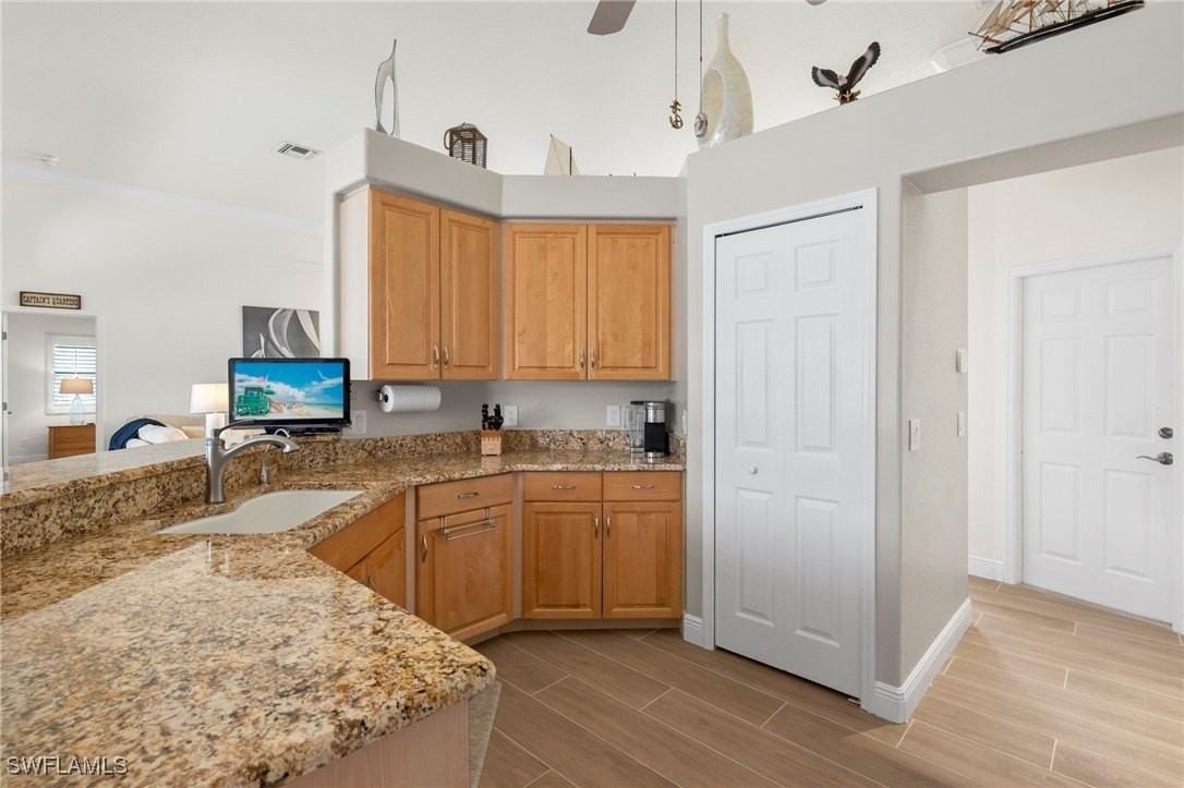 5310 Sands Blvd - Photo 6 of 25