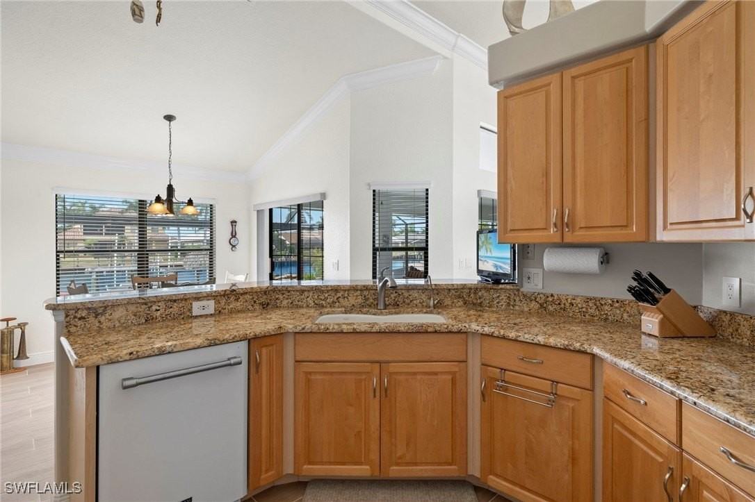 5310 Sands Blvd - Photo 7 of 25