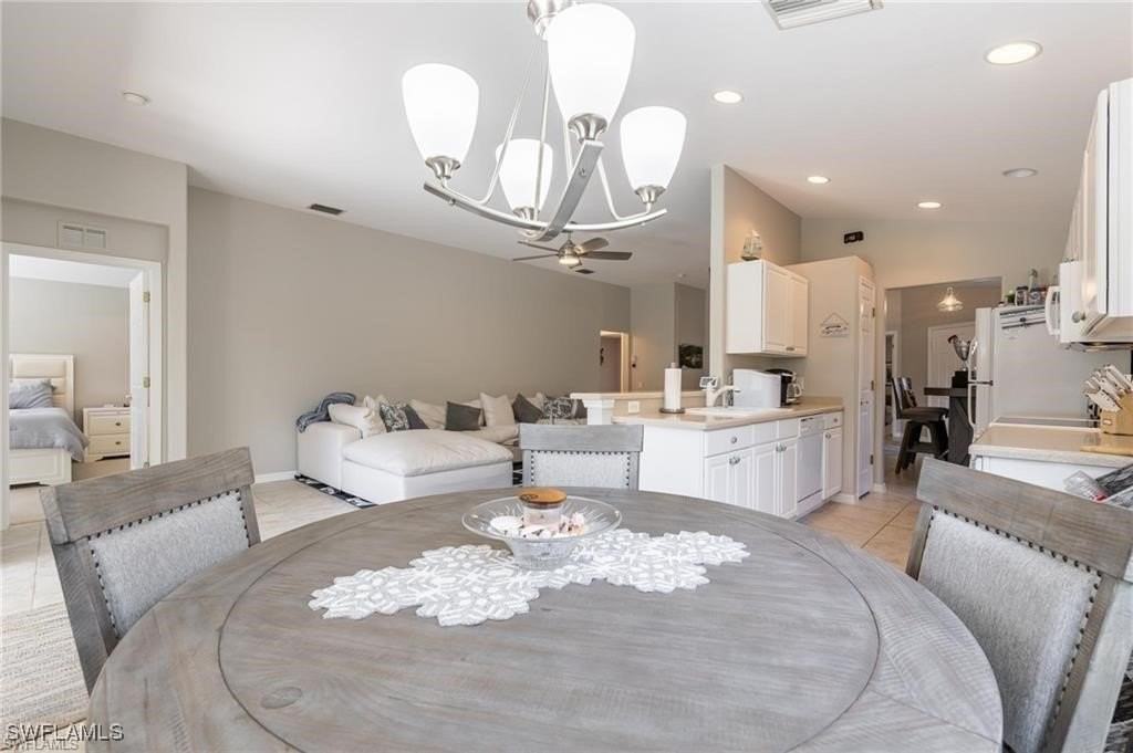 10074 Oakhurst Way - Photo 6 of 32