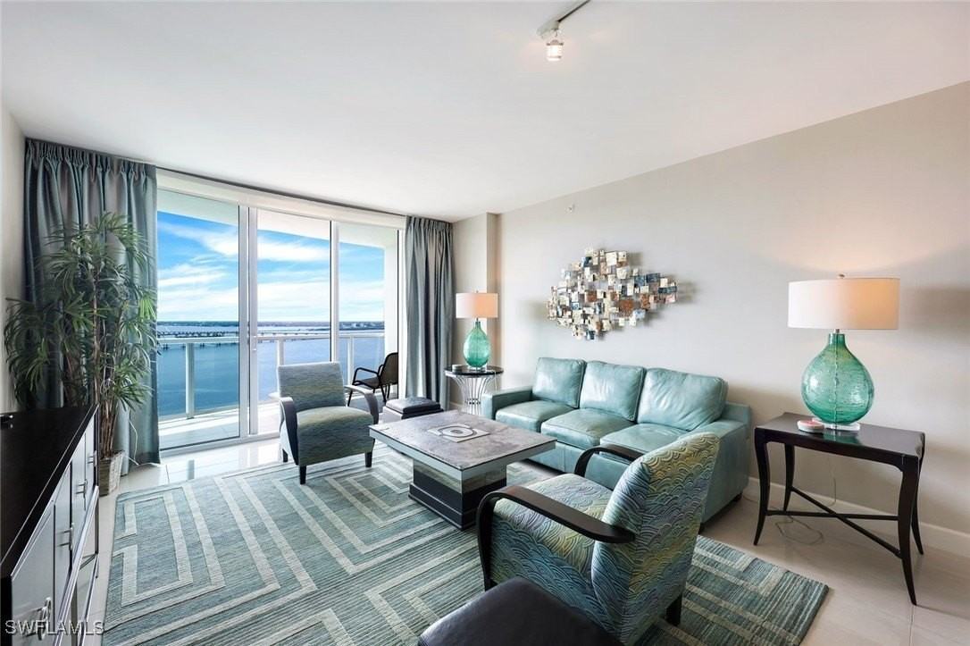 3000 Oasis Grand Blvd Apt 2402 #2402 - Photo 5 of 30