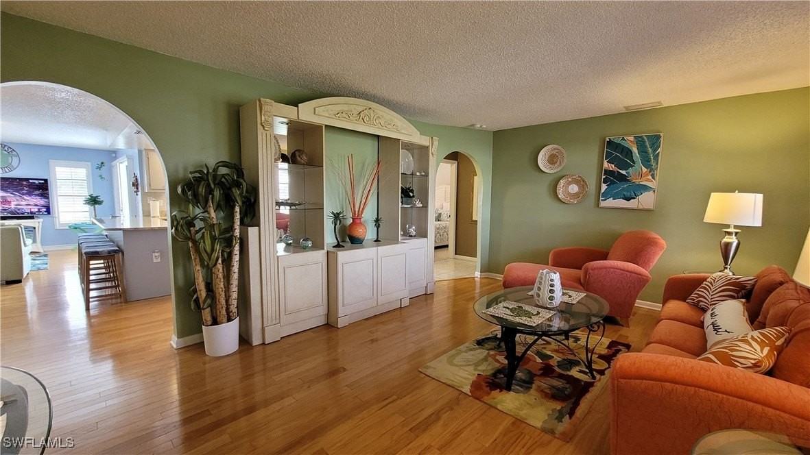 1126 Se 13th Ter - Photo 4 of 31