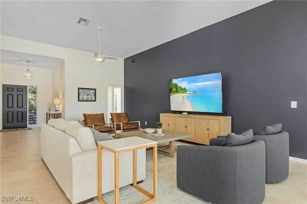 27155 Oakwood Lake Dr Unit 201 #201 - Photo 3 of 20