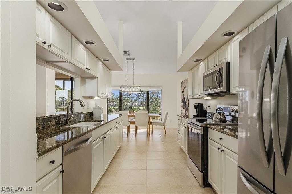 27155 Oakwood Lake Dr Unit 201 #201 - Photo 7 of 20